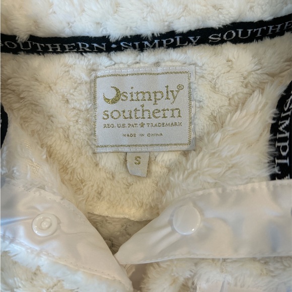 SIMPLY SOUTHERN Cream Fleece Pullover SIZE Small - Picture 7 of 7